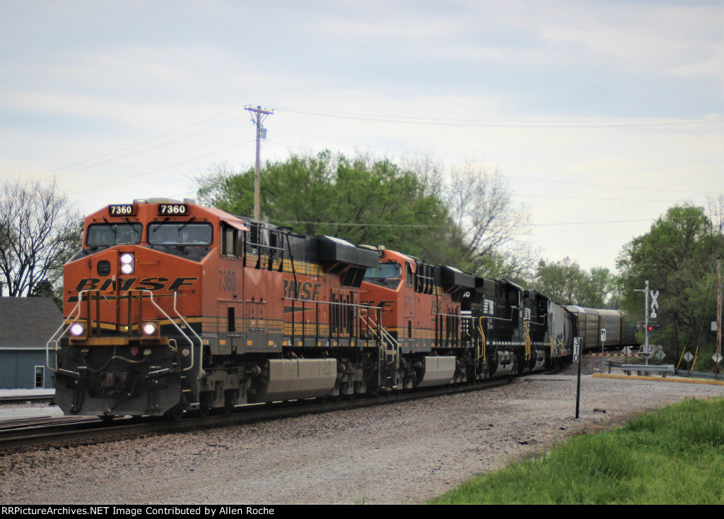 BNSF 7360